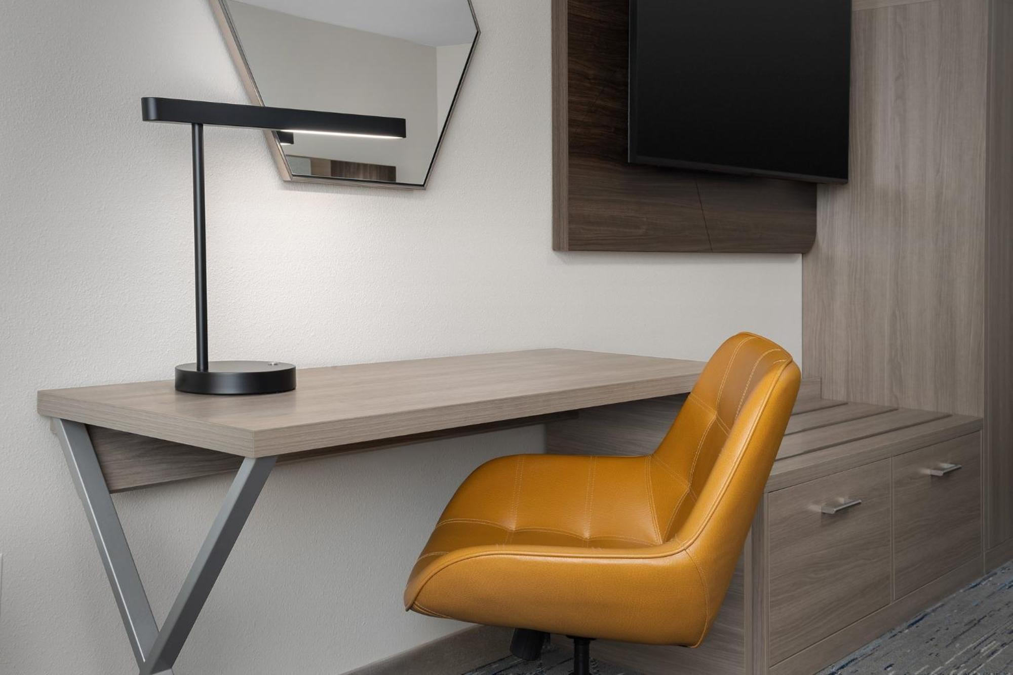 Holiday Express Airport By Ihg Hotel Spokane